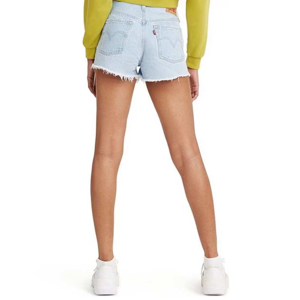 Levi’s 501 Jean Shorts Light Wash - Picture 2 of 7